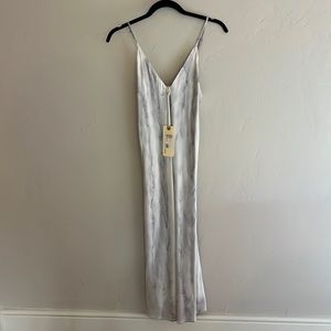 Beautiful body skimming midi dress